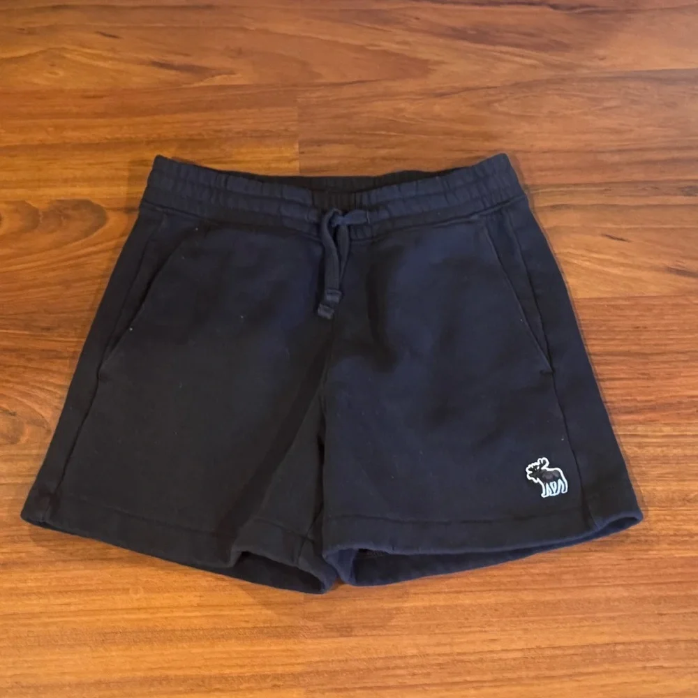 Abercrombie Kids Shorts Bundle 
Size 7/8 
Black Grey Tan Vineyard Vines Nike - Picture 2 of 7